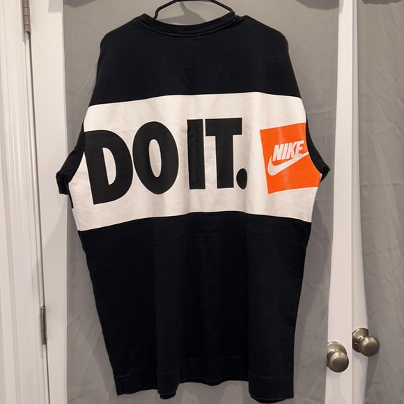 Nike Short Sleeve Shirt, Size XXL - Picture 3 of 7